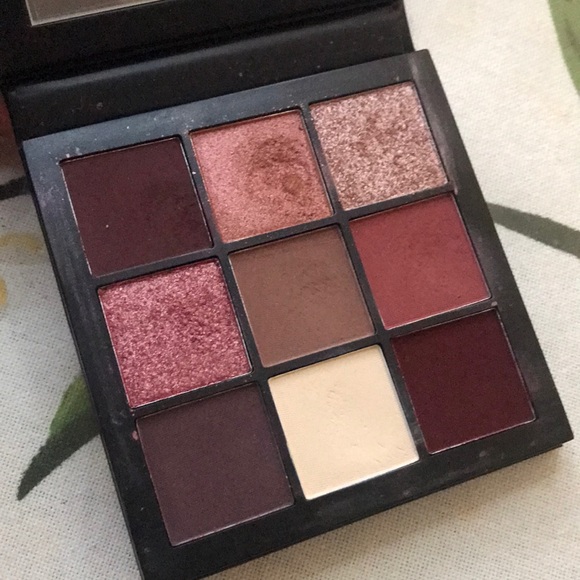 HUDA BEAUTY Other - HUDA BEAUTY Obsessions Eyeshadow Palette: Mauve